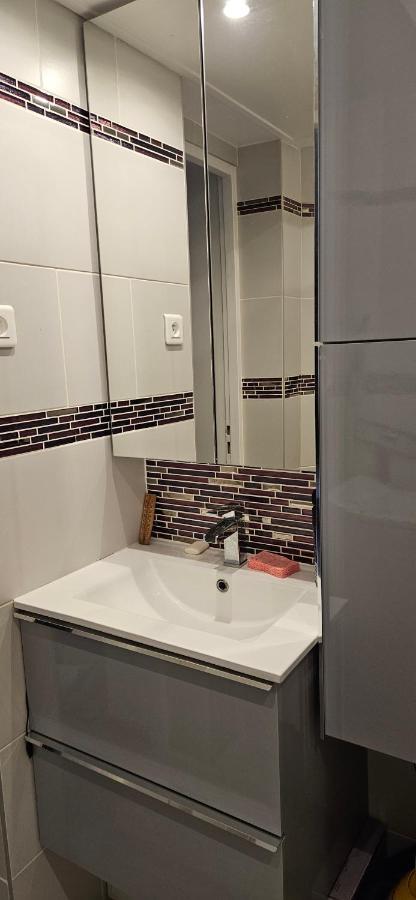 Studio 22M2 A Ivry/Seine-A 200 Metres De Paris. Proche Metro 7 Εξωτερικό φωτογραφία